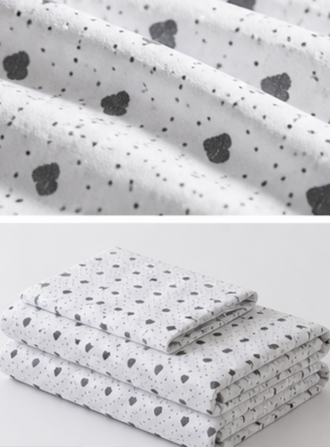 Midnight Hearts: Premium King-Size Cotton Bedspread